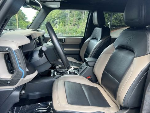 Used 2023 Ford Bronco Wildtrak image 24