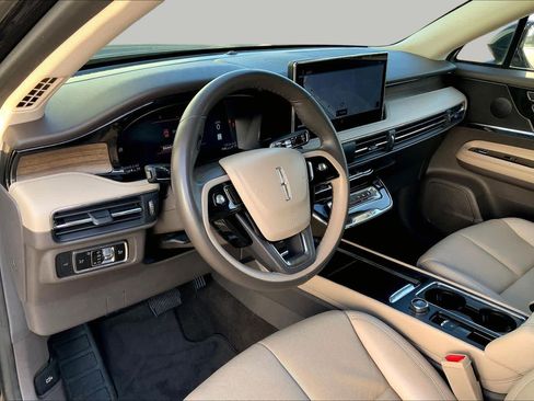 Used 2023 Lincoln Corsair Reserve FWD image 18