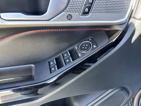 Used 2023 Ford Explorer ST-Line image 13