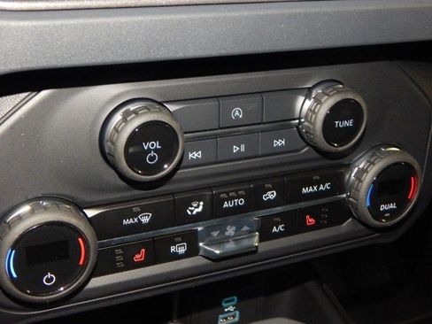 New 2025 Ford Bronco Big Bend image 24