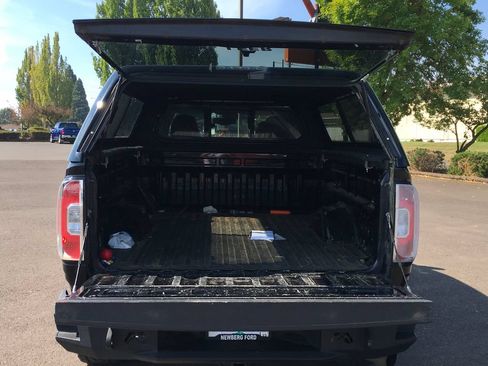 Used 2017 GMC Canyon SLT w/ Driver Alert Package AWD/4WD image 6