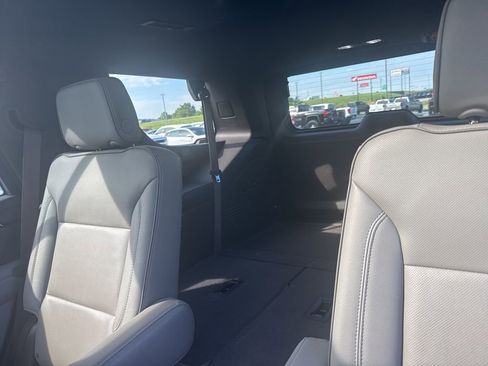 Used 2022 GMC Yukon SLT w/ SLT Premium Package AWD/4WD image 12
