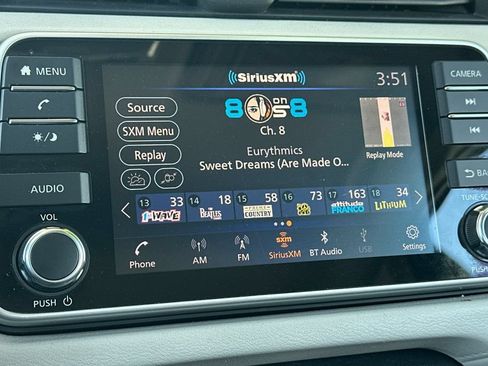 Used 2021 Nissan Versa SV FWD image 19