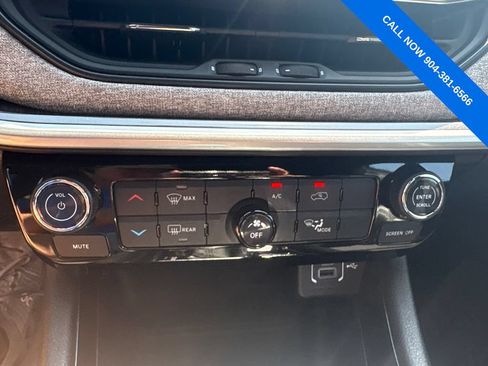 Used 2024 Jeep Compass Latitude AWD/4WD image 26