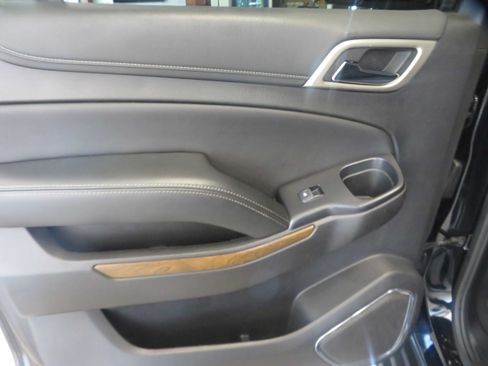 Used 2019 GMC Yukon XL Denali AWD/4WD image 18
