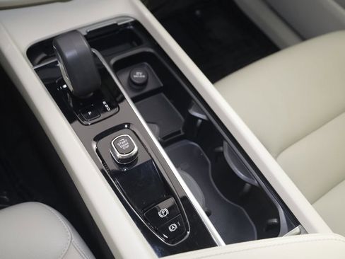 Used 2023 Volvo XC60 B5 Plus w/ Climate Package image 28