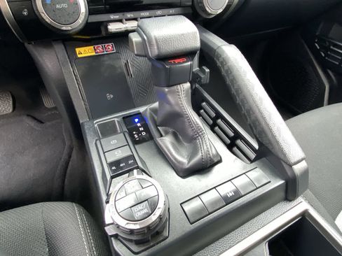 Used 2025 Toyota 4Runner TRD Off-Road image 33