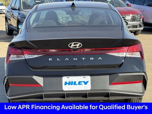 New 2026 Hyundai Elantra SE image 6