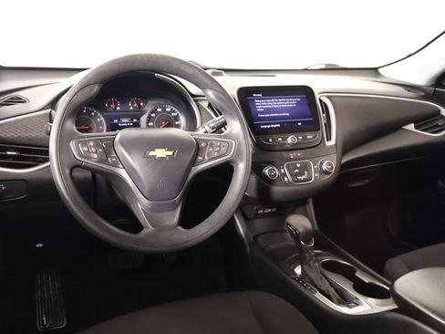 Used 2023 Chevrolet Malibu LS image 2