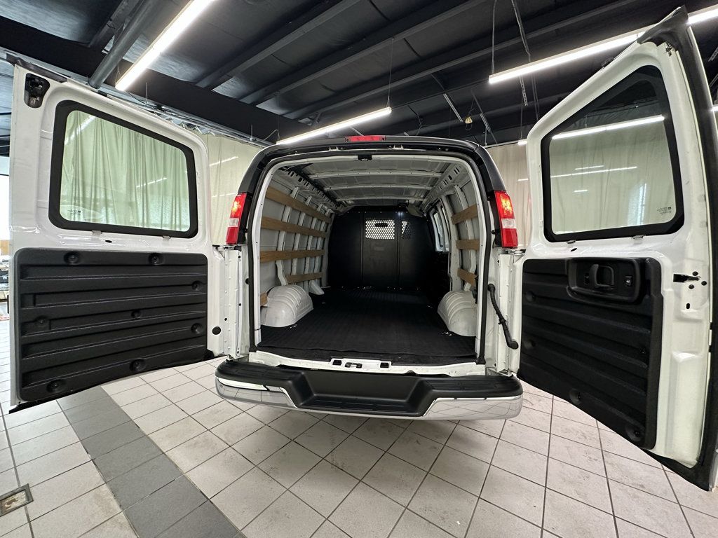 Used 2025 GMC Savana 2500 w/ Driver Convenience Package RWD image 10