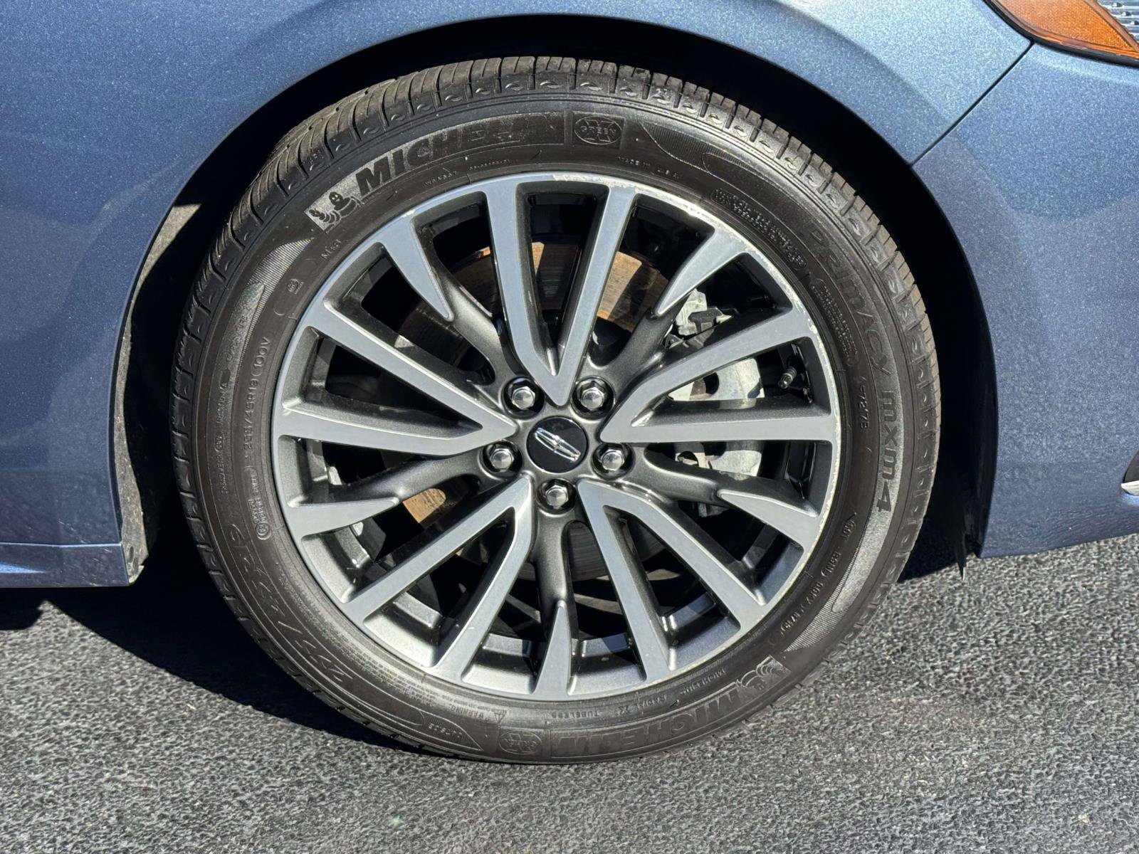 Used 2019 Lincoln Continental Select AWD/4WD image 8