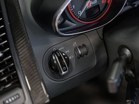 Used 2014 Audi R8 V10 image 23