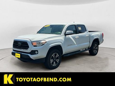 Used 2018 Toyota Tacoma SR5 RWD image 1
