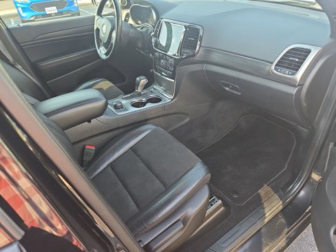 Used 2022 Jeep Grand Cherokee Laredo X image 20