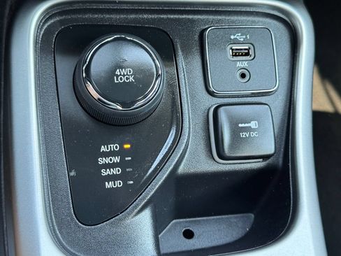 Used 2021 Jeep Compass Latitude w/ Convenience Group AWD/4WD image 26