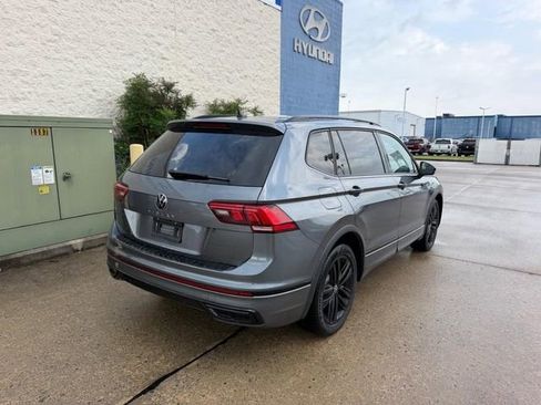 Used 2022 Volkswagen Tiguan SE R-Line FWD image 3