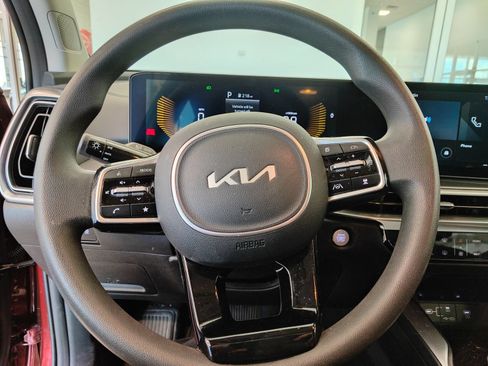 Used 2025 Kia Sorento LX FWD image 12