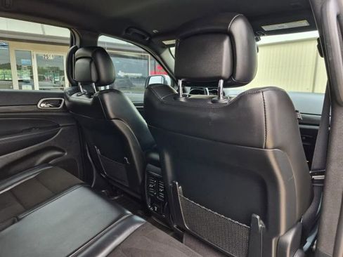 Used 2021 Jeep Grand Cherokee Laredo X AWD/4WD image 18