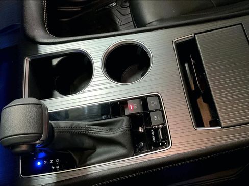 Used 2024 Toyota Sienna XLE Woodland Edition image 15