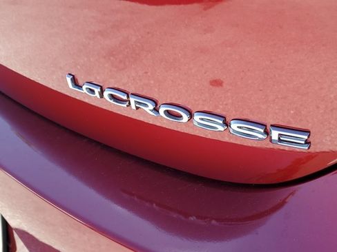 Used 2018 Buick LaCrosse Essence image 10