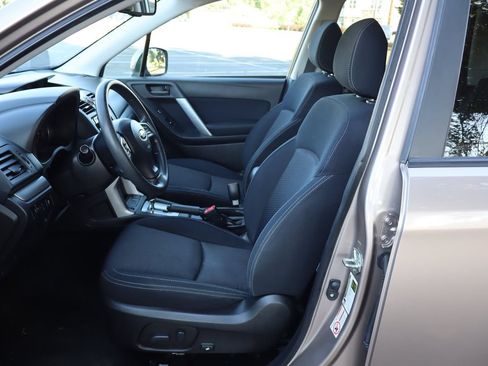 Used 2015 Subaru Forester 2.5i Premium AWD/4WD image 19