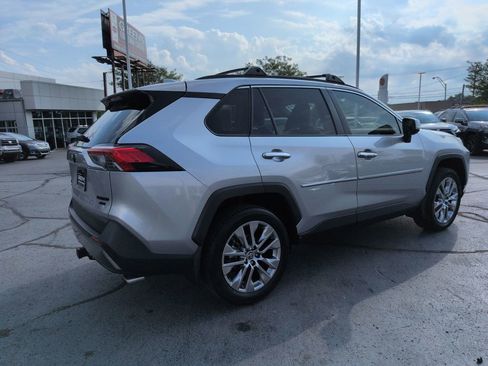 Used 2021 Toyota RAV4 Limited AWD/4WD image 5