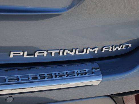 Used 2023 Toyota Highlander Platinum image 20