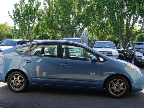 Used 2009 Toyota Prius Touring FWD image 10