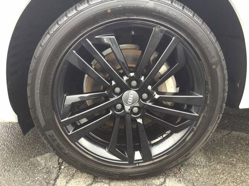 Used 2018 Audi Q5 2.0T Premium Plus w/ Premium Plus Package image 41