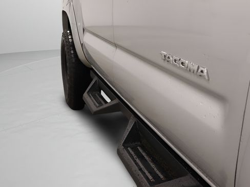 Used 2013 Toyota Tacoma 4x4 Double Cab w/ TRD Sport Pkg image 22