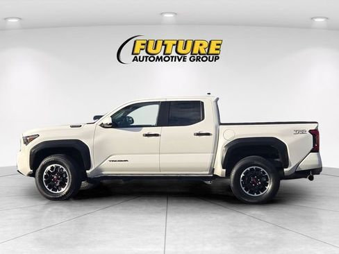 Certified 2024 Toyota Tacoma TRD Off-Road w/ TRD Off Road Upgrade Package image 9