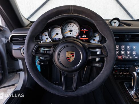 Used 2018 Porsche 911 GT3 RWD image 27