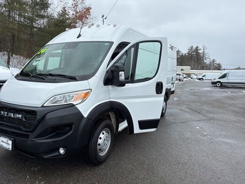 Used 2024 RAM ProMaster 2500 w/ Convenience Group image 22