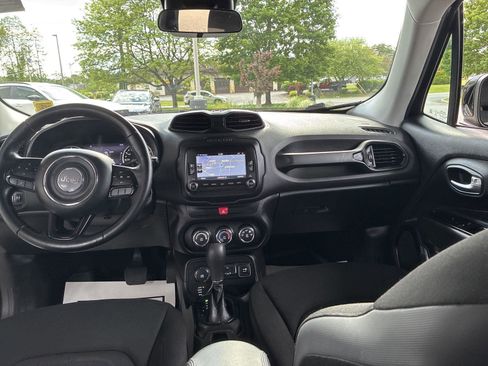 Used 2017 Jeep Renegade Altitude AWD/4WD image 14