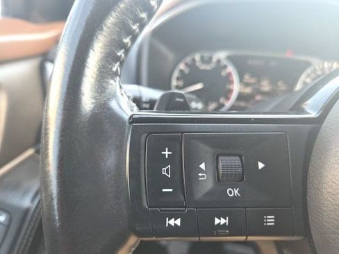 Used 2021 Nissan Rogue SV AWD/4WD image 18