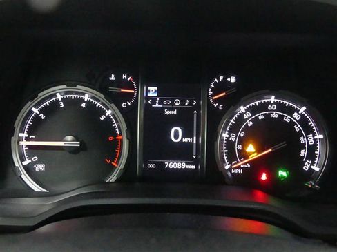 Used 2020 Toyota 4Runner Limited AWD/4WD image 32