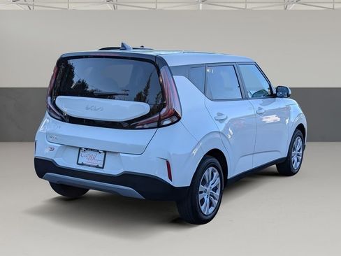 Used 2025 Kia Soul LX image 7