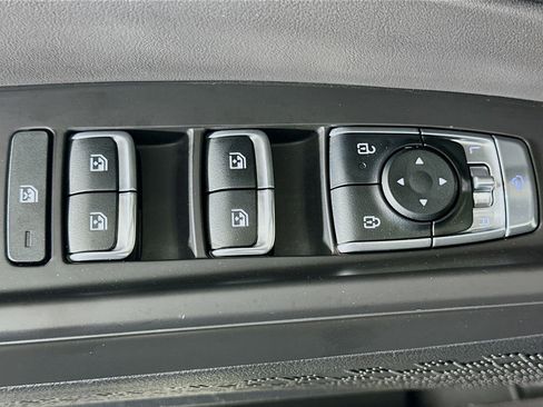 Used 2025 Kia Carnival SX Prestige image 12