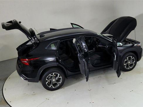 Used 2024 Chevrolet Trax LT image 46