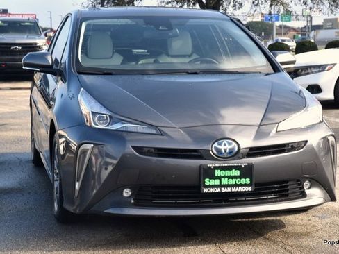 Used 2022 Toyota Prius L Eco image 2