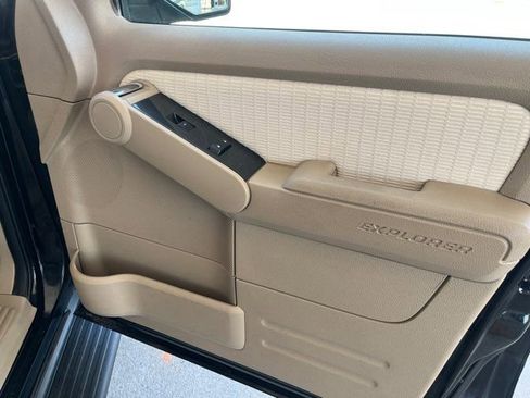 Used 2008 Ford Explorer XLT image 26