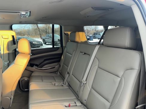 Used 2015 Chevrolet Suburban LT image 14