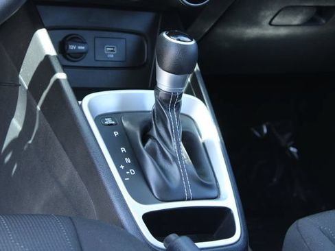 Used 2021 Hyundai Venue SE FWD image 15