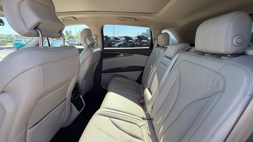 Used 2016 Lincoln MKX Reserve w/ Technology Package AWD/4WD image 12
