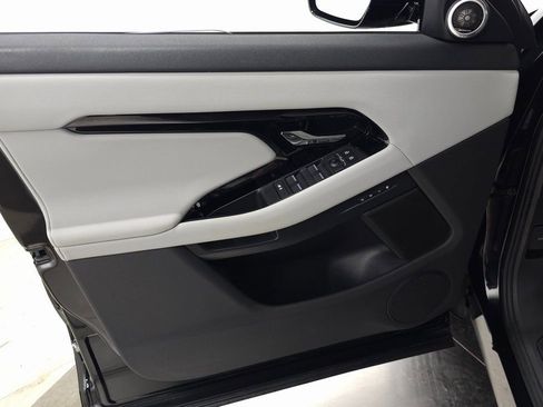Used 2026 Land Rover Range Rover Evoque S image 17