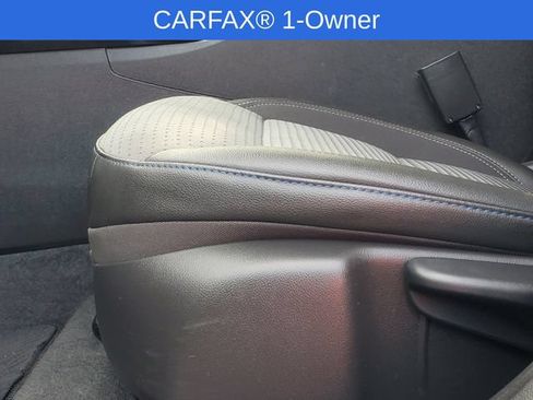 Used 2025 Chevrolet Trax LT FWD image 7
