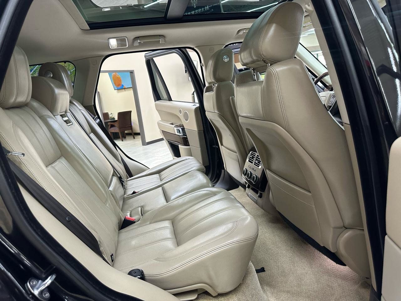Used 2014 Land Rover Range Rover HSE AWD/4WD image 39