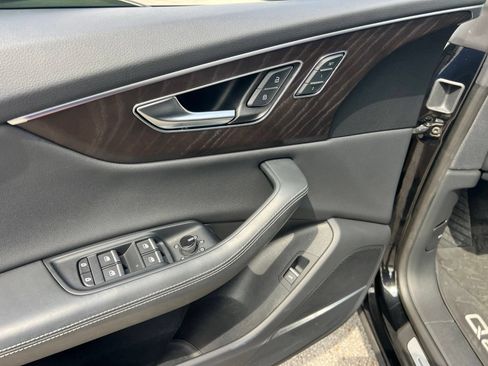 Used 2022 Audi Q8 Prestige w/ Prestige Package AWD/4WD image 21