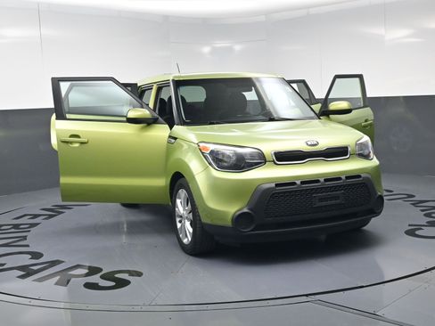 Used 2015 Kia Soul + image 24