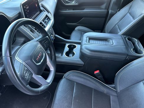 Used 2023 GMC Yukon XL SLT image 9